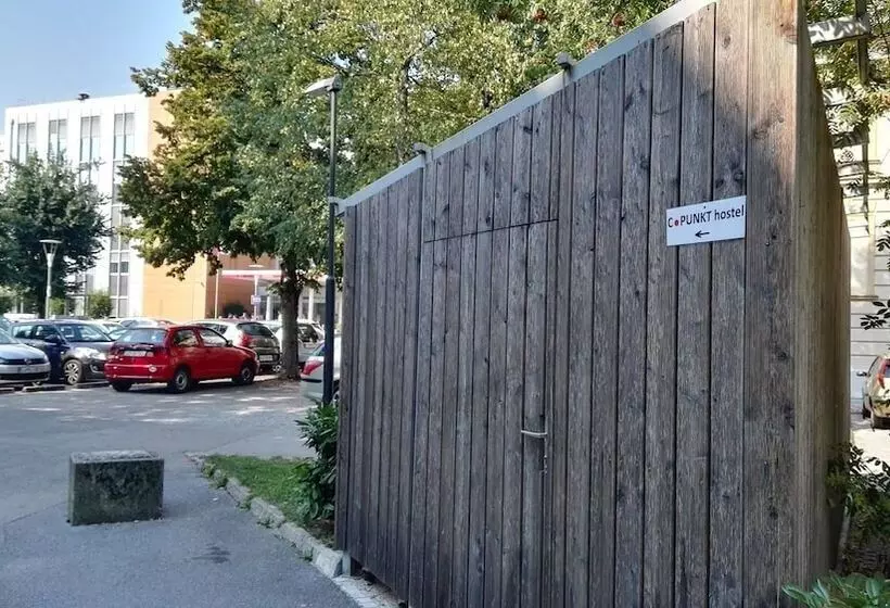 C   Punkt Hostel