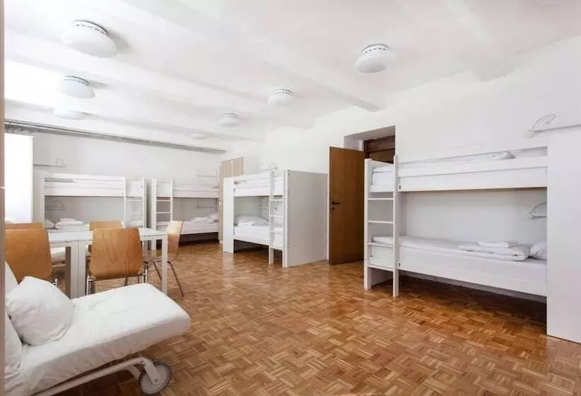 C   Punkt Hostel