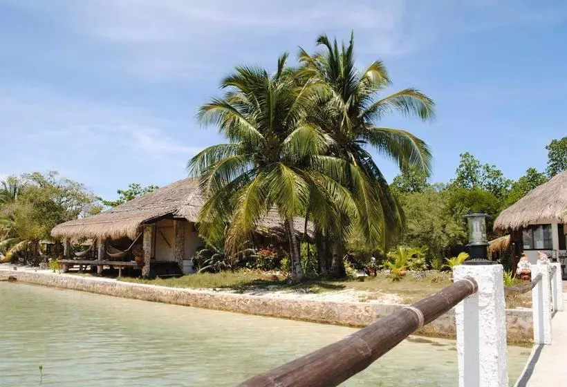 Coral Bay Beach And Dive Resort