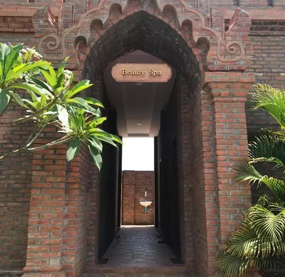 هتل Famous Bagan