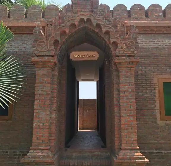 هتل Famous Bagan