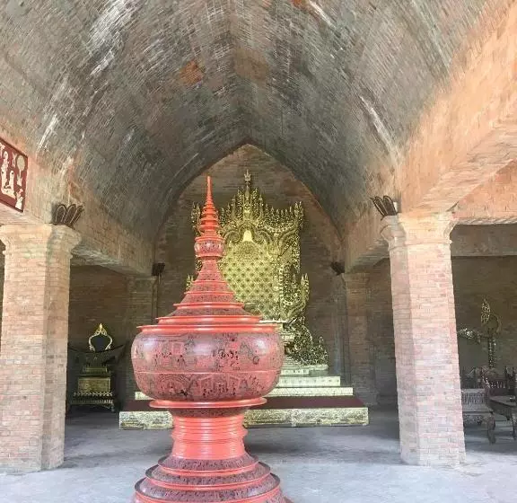 هتل Famous Bagan
