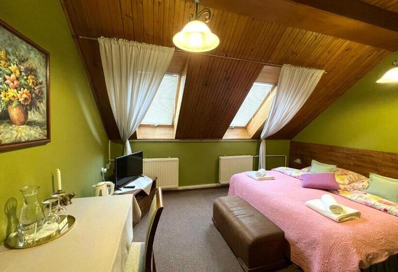 Отель Art Pension Dans Le Parc