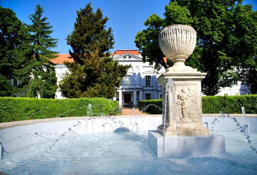 Hotel Kaštieľ Mojmírovce