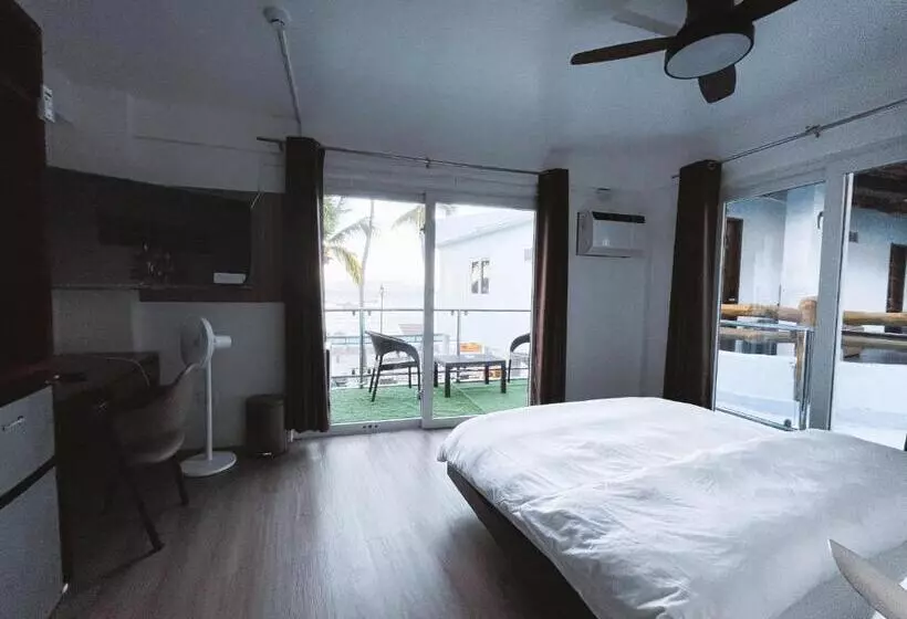 Montani Beach Resort Puerto Galera Powered By Cocotel