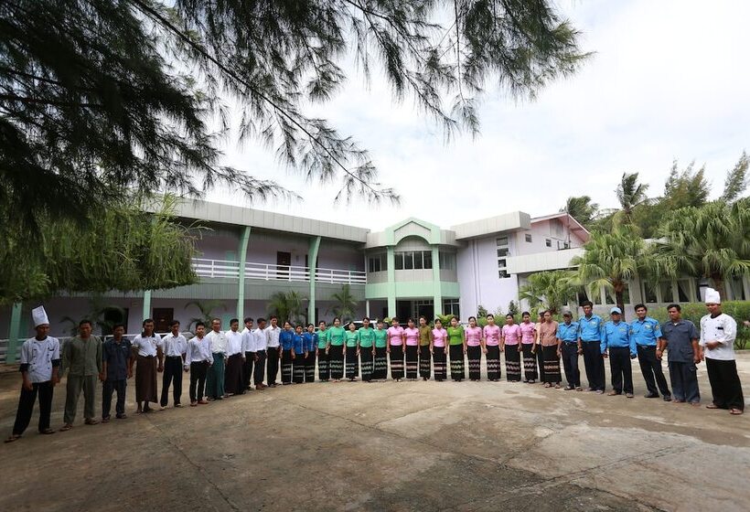 هتل The Floral Breeze Wun Zin