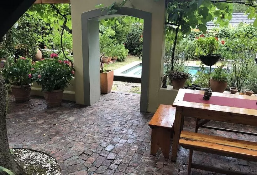 10 Alexander B&b