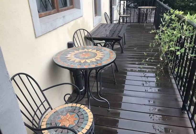10 Alexander B&b