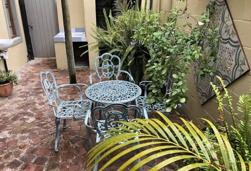 10 Alexander B&b