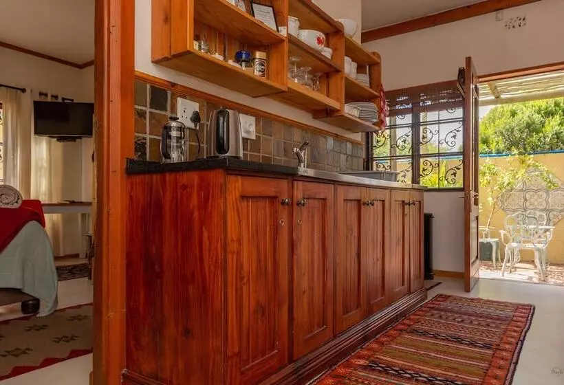 10 Alexander B&b
