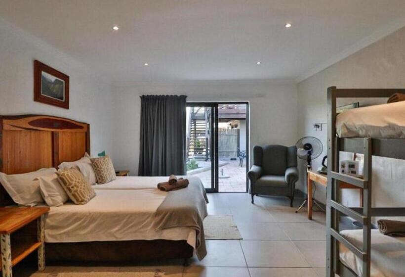 هاستل Afrovibe Beach Villa