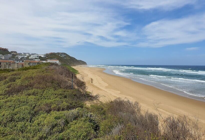 هاستل Afrovibe Beach Villa