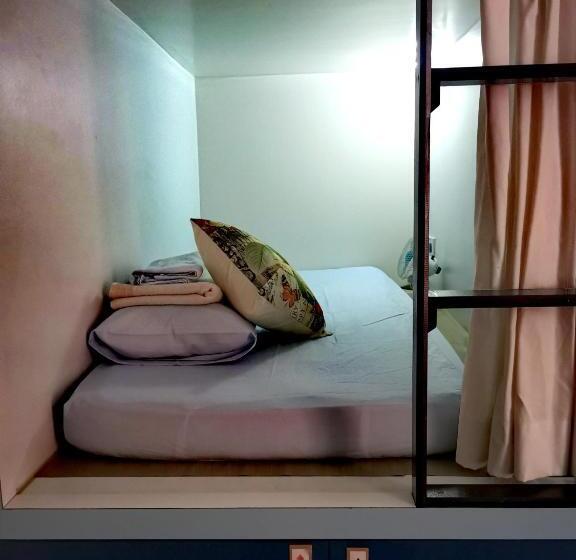 Sojourn Beds & Cafe   Hostel