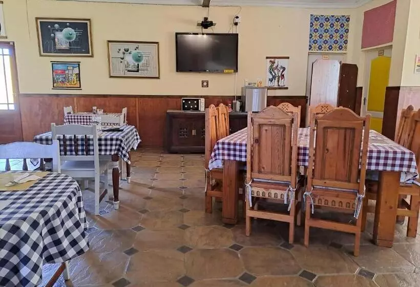 Amigos Bed & Breakfast   No Loadshedding