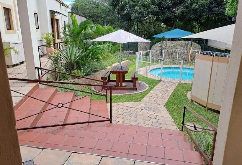 Amigos Bed & Breakfast   No Loadshedding