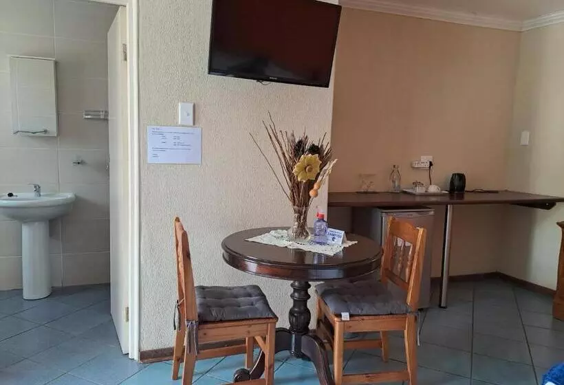 Amigos Bed & Breakfast   No Loadshedding