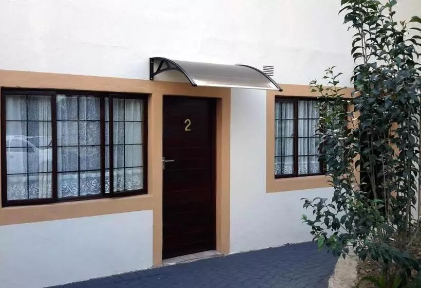 Amigos Bed & Breakfast   No Loadshedding