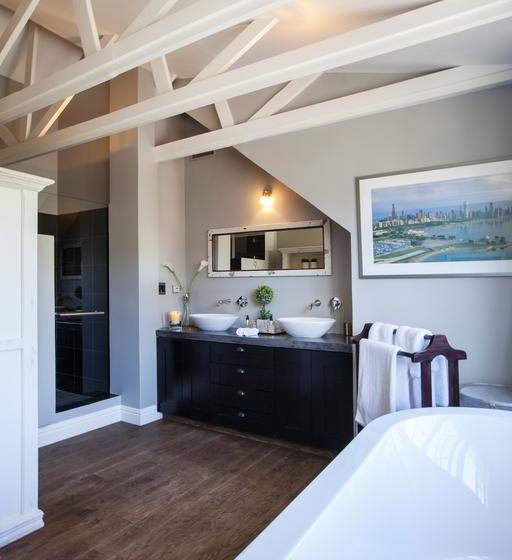 민박 14 On Klein Constantia