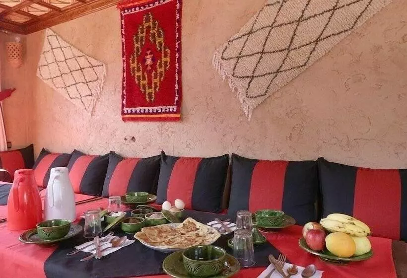 تختخواب و صبحانه Dar Aymane