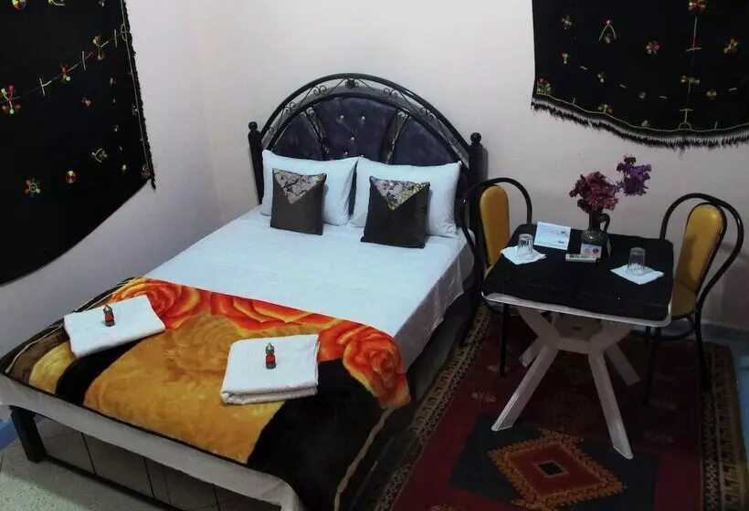 تختخواب و صبحانه Riad De Reve