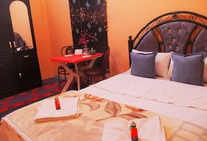 تختخواب و صبحانه Riad De Reve