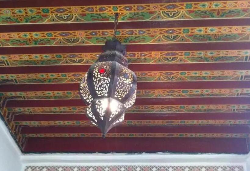 تختخواب و صبحانه Riad Malak