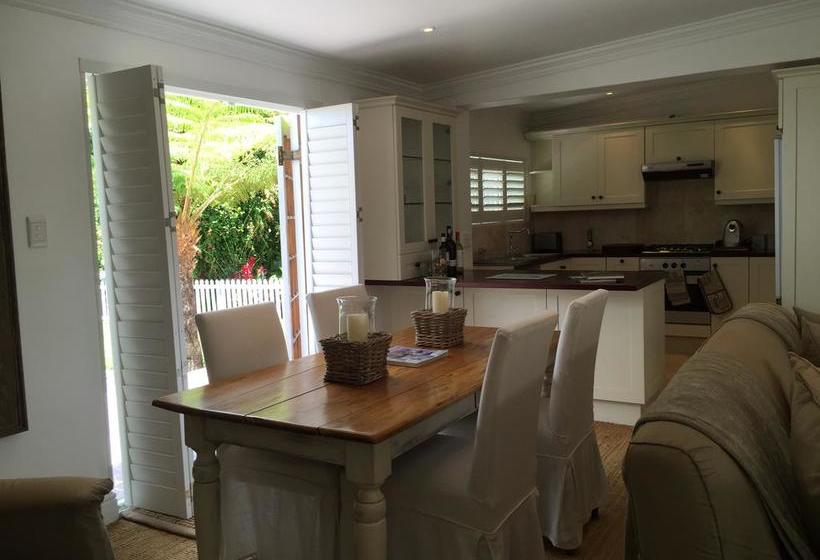 민박 The White Manor