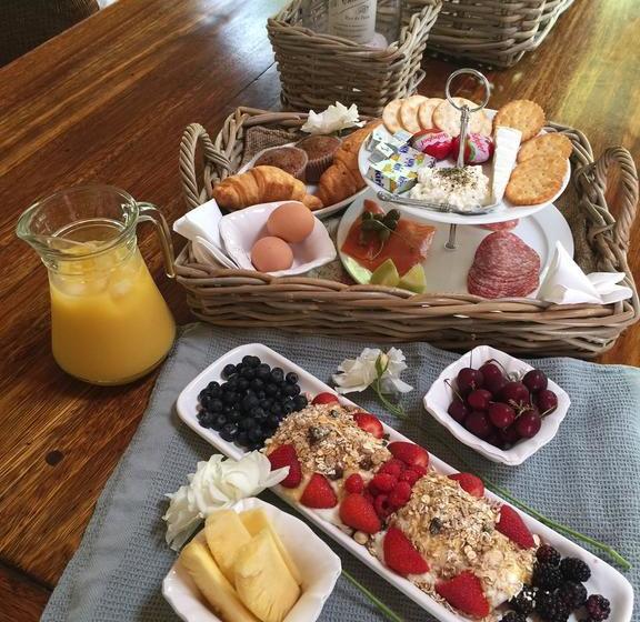 민박 The White Manor