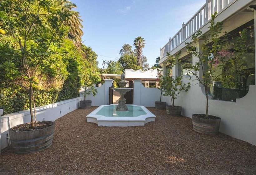 민박 The White Manor