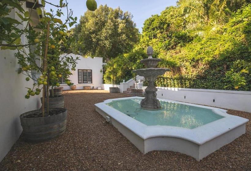 민박 The White Manor