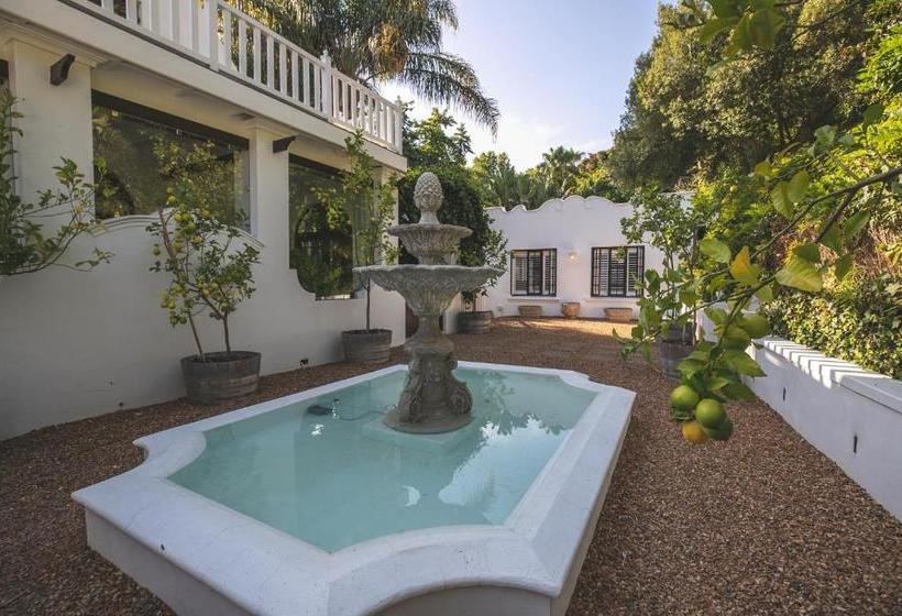 민박 The White Manor