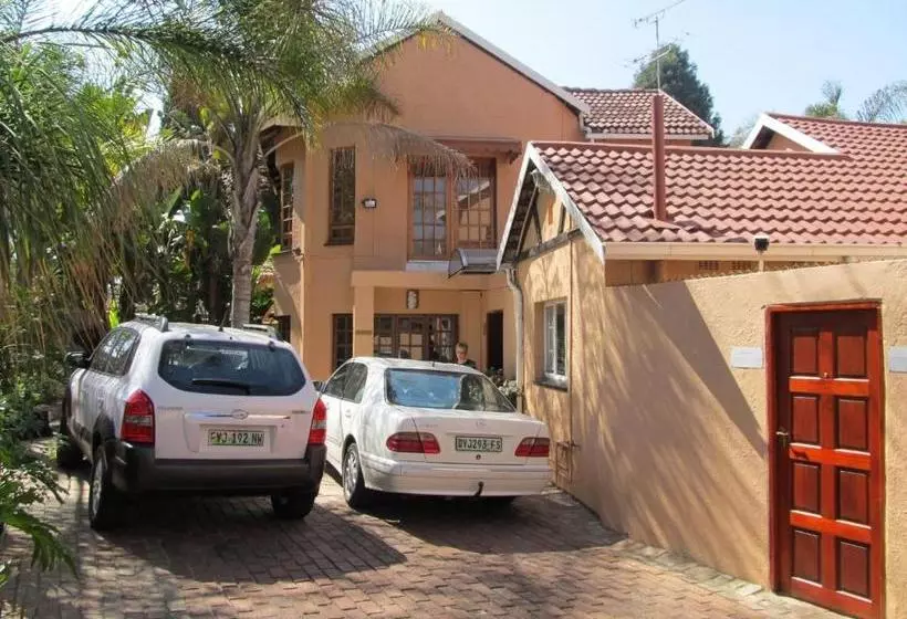 تختخواب و صبحانه Wharawhara Guesthouse
