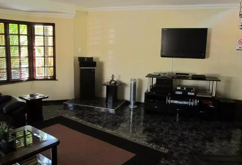 تختخواب و صبحانه Wharawhara Guesthouse
