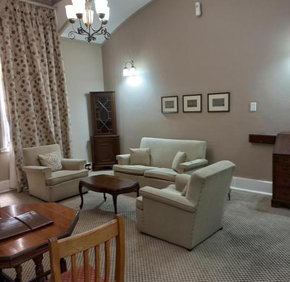 בית מלון כפרי Kimberley Club Guesthouse