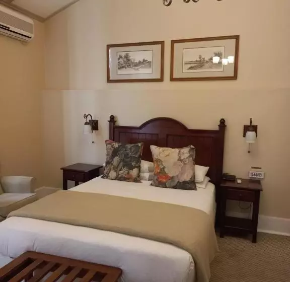 هتل Kimberley Club Guesthouse