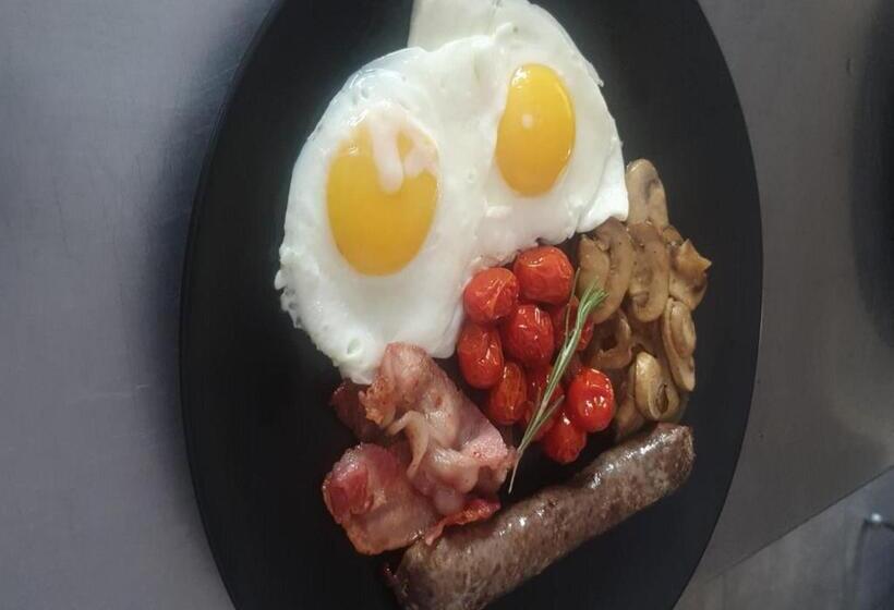 בית מלון כפרי Kimberley Club Guesthouse