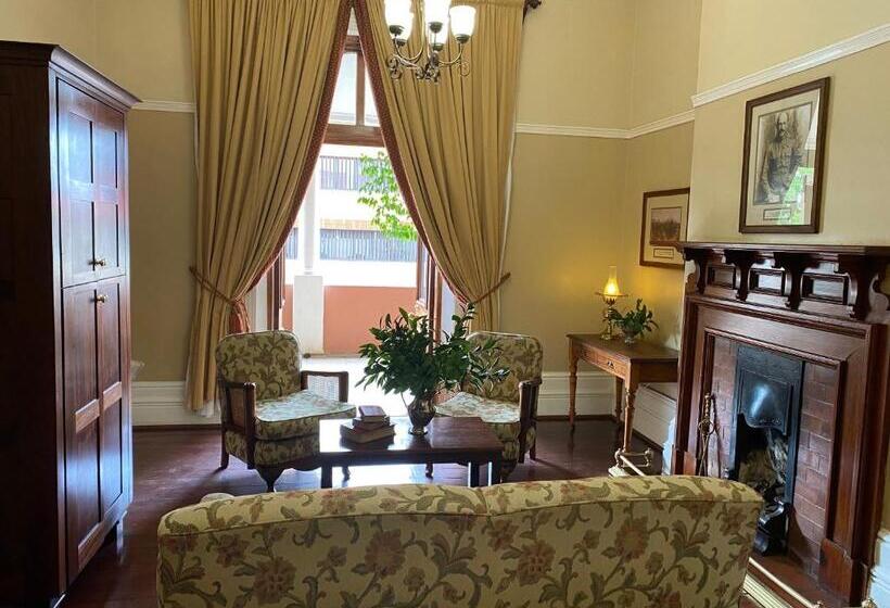 בית מלון כפרי Kimberley Club Guesthouse