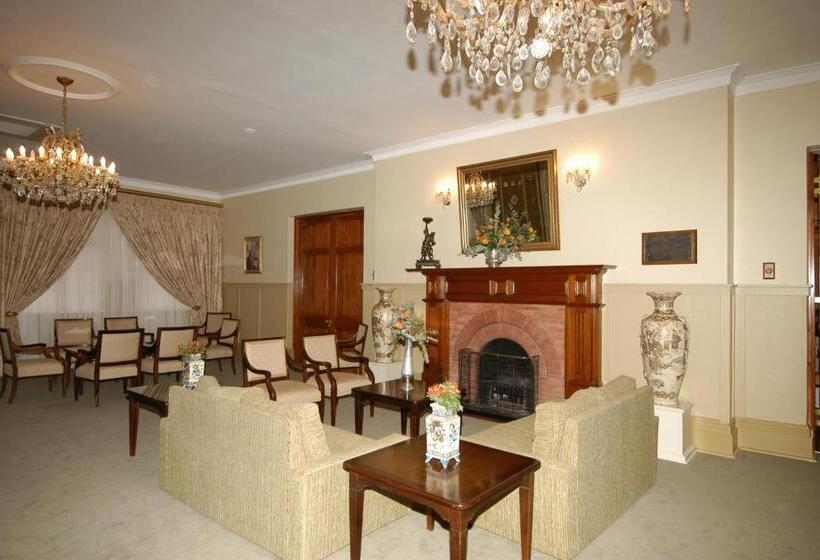 בית מלון כפרי Kimberley Club Guesthouse