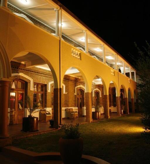 בית מלון כפרי Kimberley Club Guesthouse