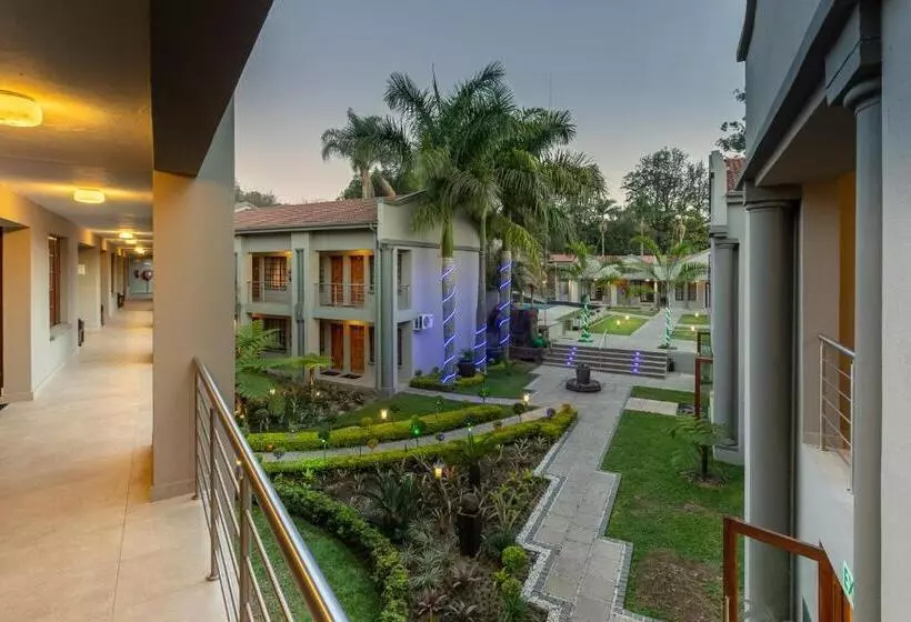 Hotelli The Cycad Lodge & Chalets