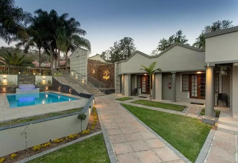 Hotelli The Cycad Lodge & Chalets