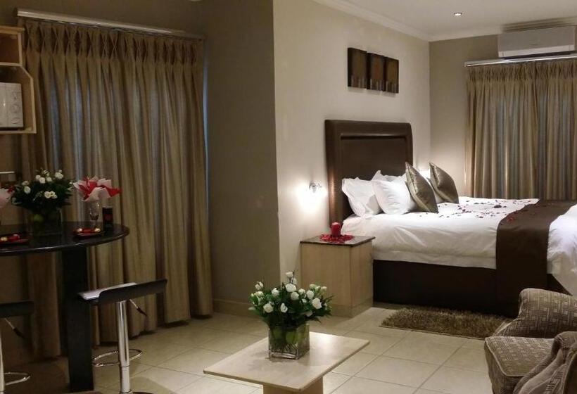 호텔 The Cycad Lodge & Chalets