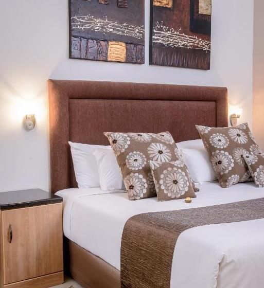 호텔 The Cycad Lodge & Chalets