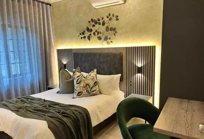 Hotelli The Cycad Lodge & Chalets
