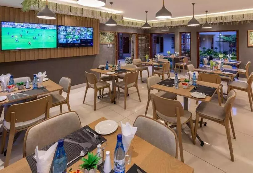 Hotelli The Cycad Lodge & Chalets