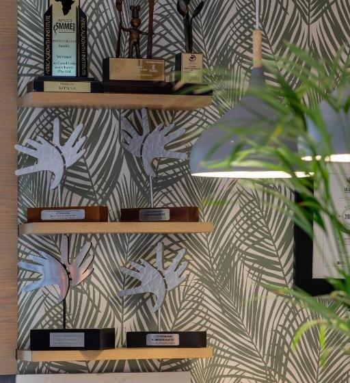 호텔 The Cycad Lodge & Chalets