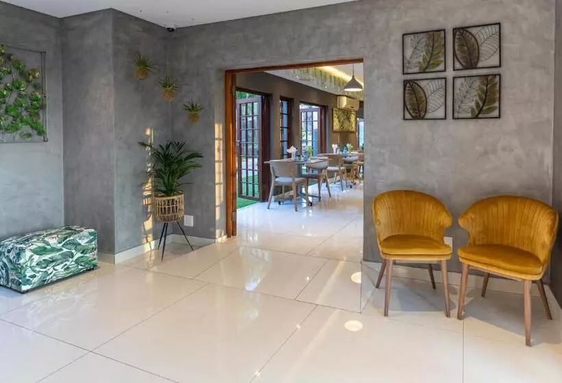Hotelli The Cycad Lodge & Chalets