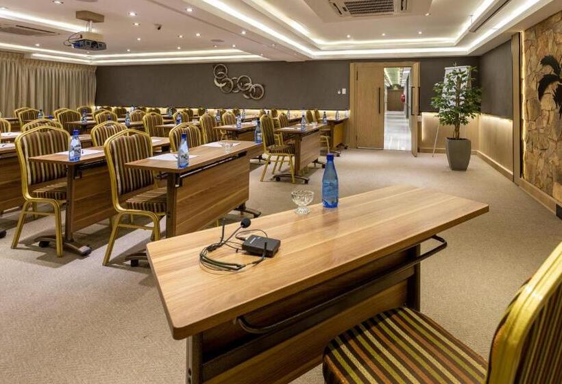 호텔 The Cycad Lodge & Chalets