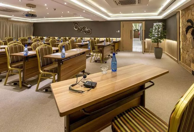 Hotelli The Cycad Lodge & Chalets