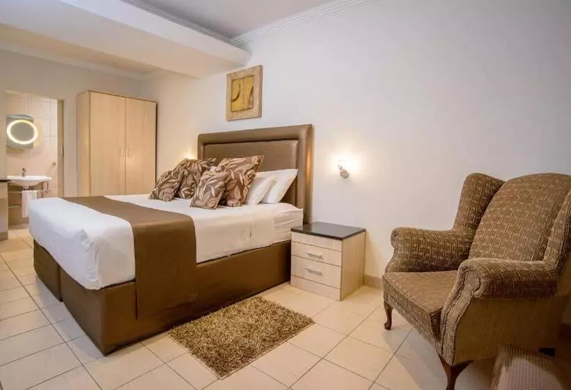 Hotelli The Cycad Lodge & Chalets